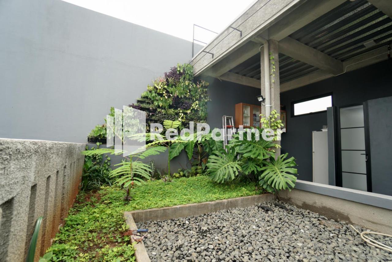 Tomang Gelong Guest House Syariah Mitra Reddoorz จาการ์ตา ภายนอก รูปภาพ